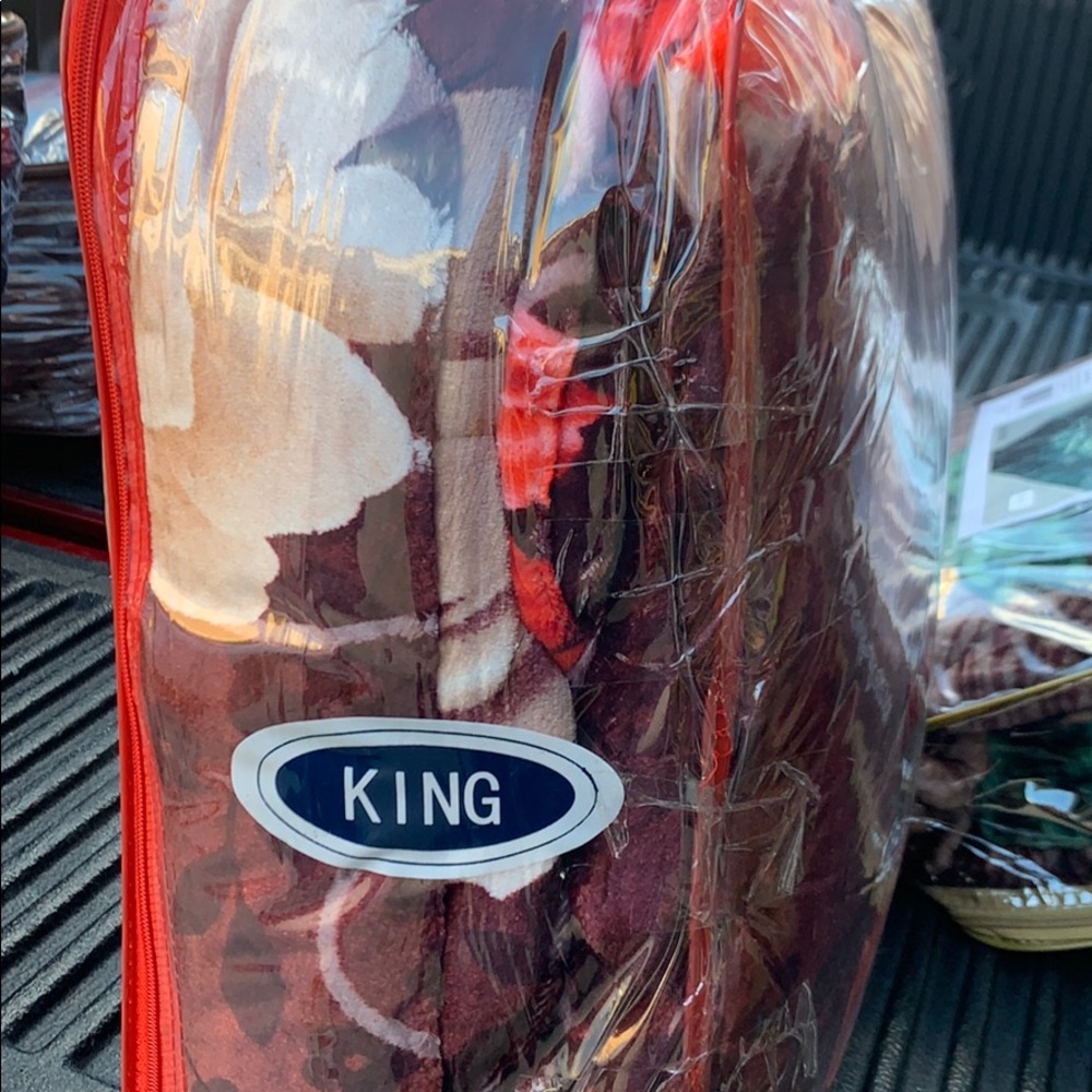 Floral blanket - Picture 2 of 4